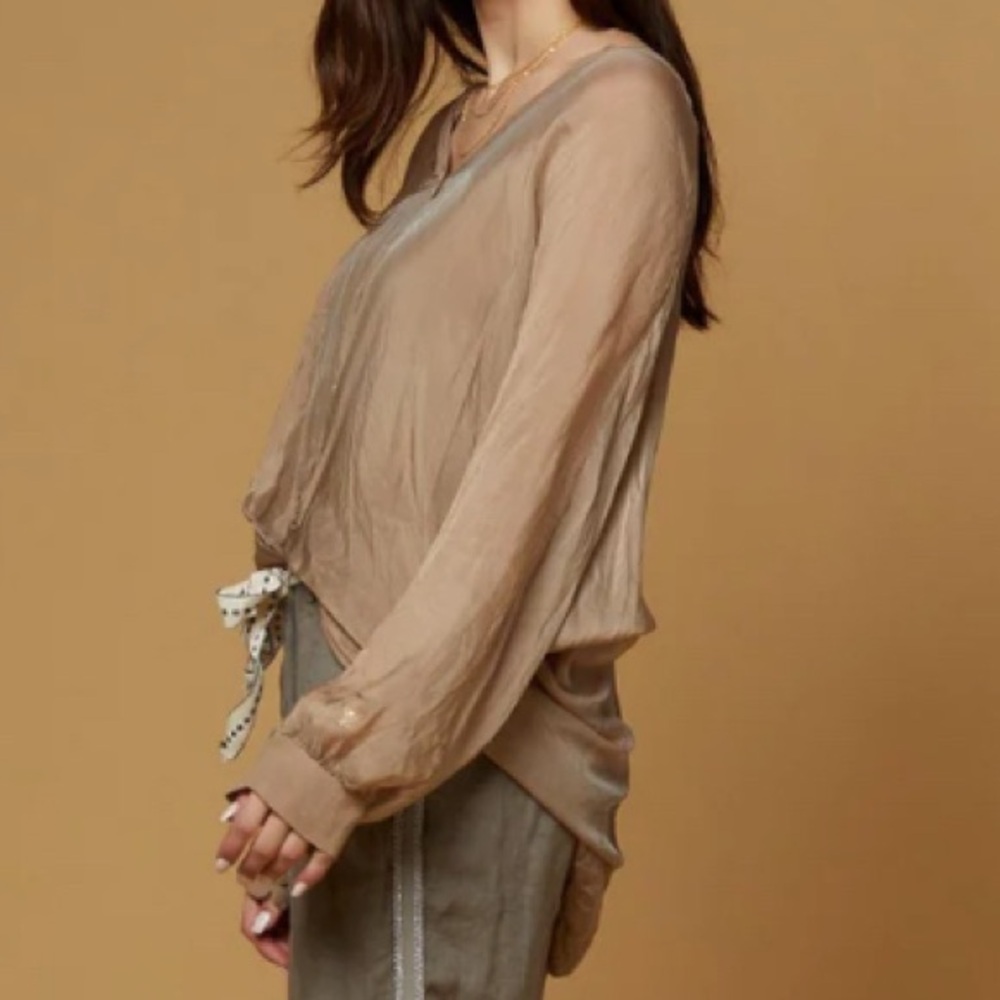Scandal Italy One Size Sheer Long Sleeve Lightweight Elegant Women's Tan Blouse - Picture 3 of 14